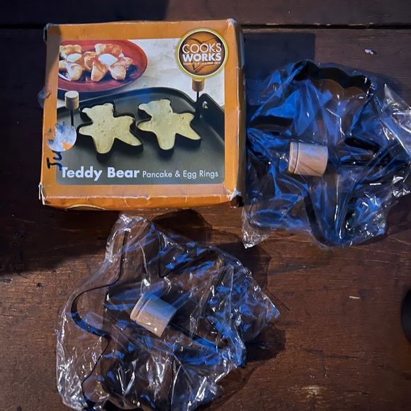 Cast Iron Black Bear Pancake Pan and Pink French Toast Stamp Breakfast Lot - Picture 9 of 14